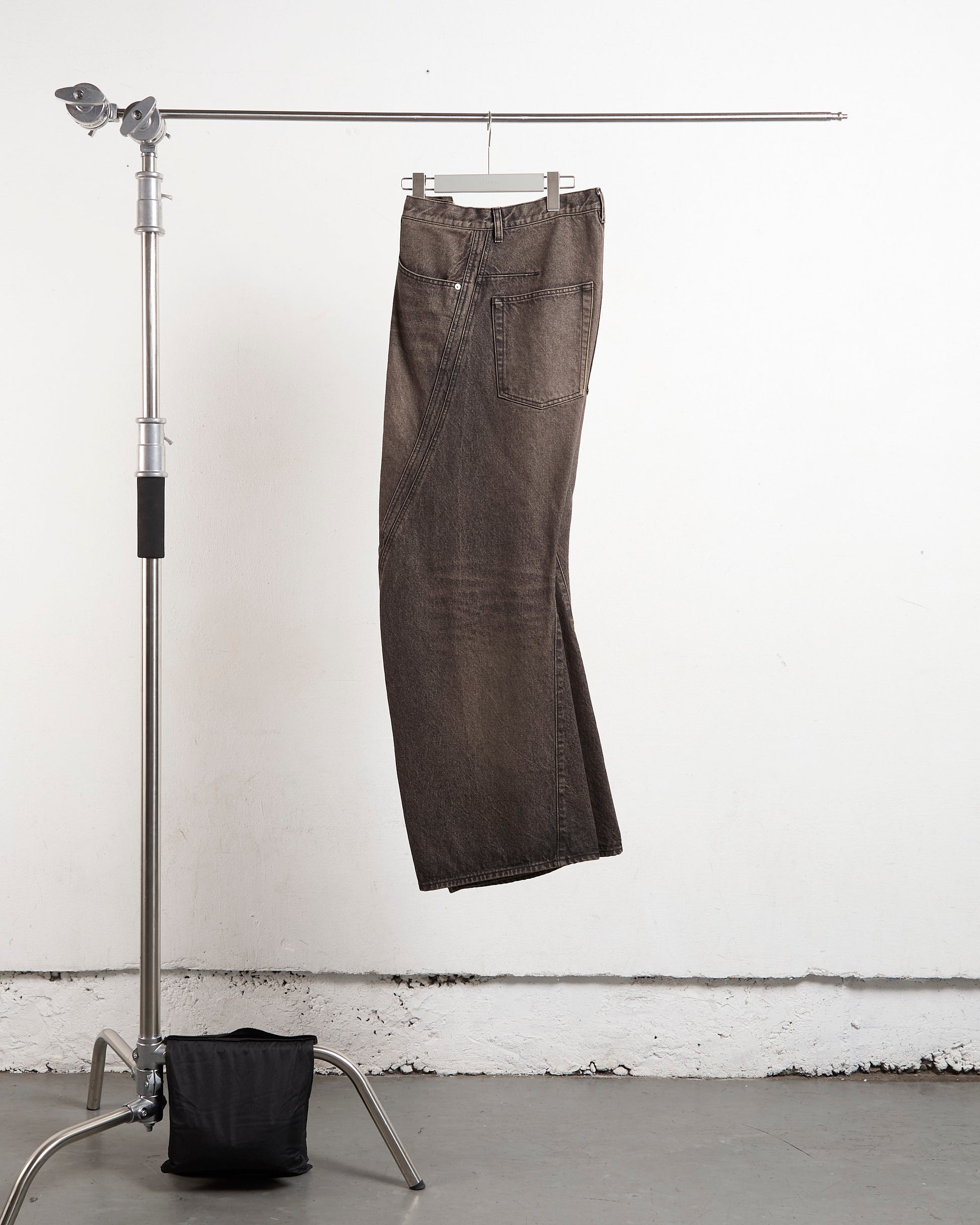 3D TWISTED WIDE LEG JEANS