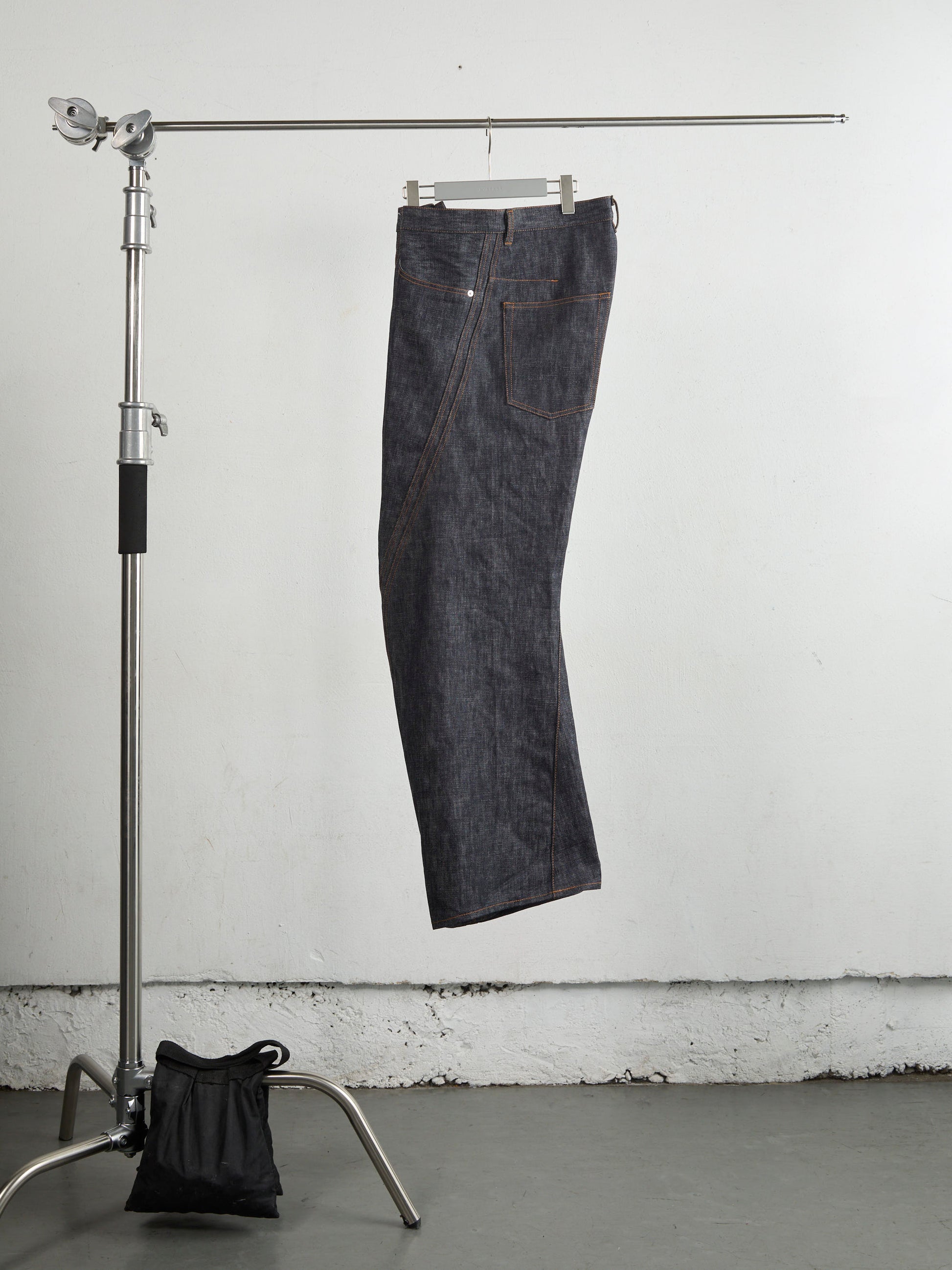 3D TWISTED WIDE LEG JEANS
