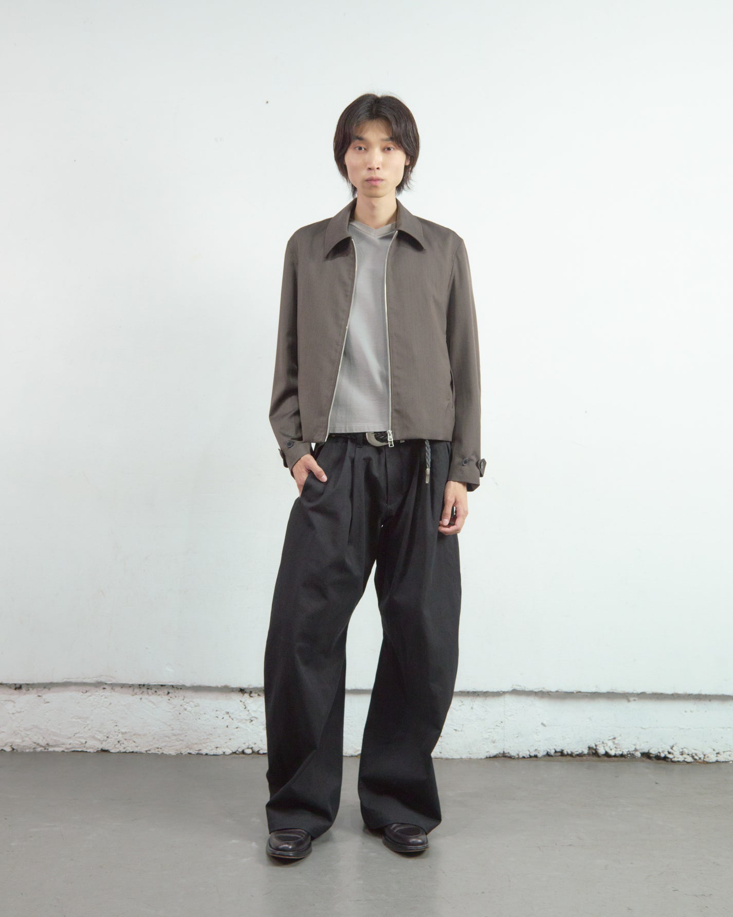 2TUCKED CURVED LEG TROUSERS