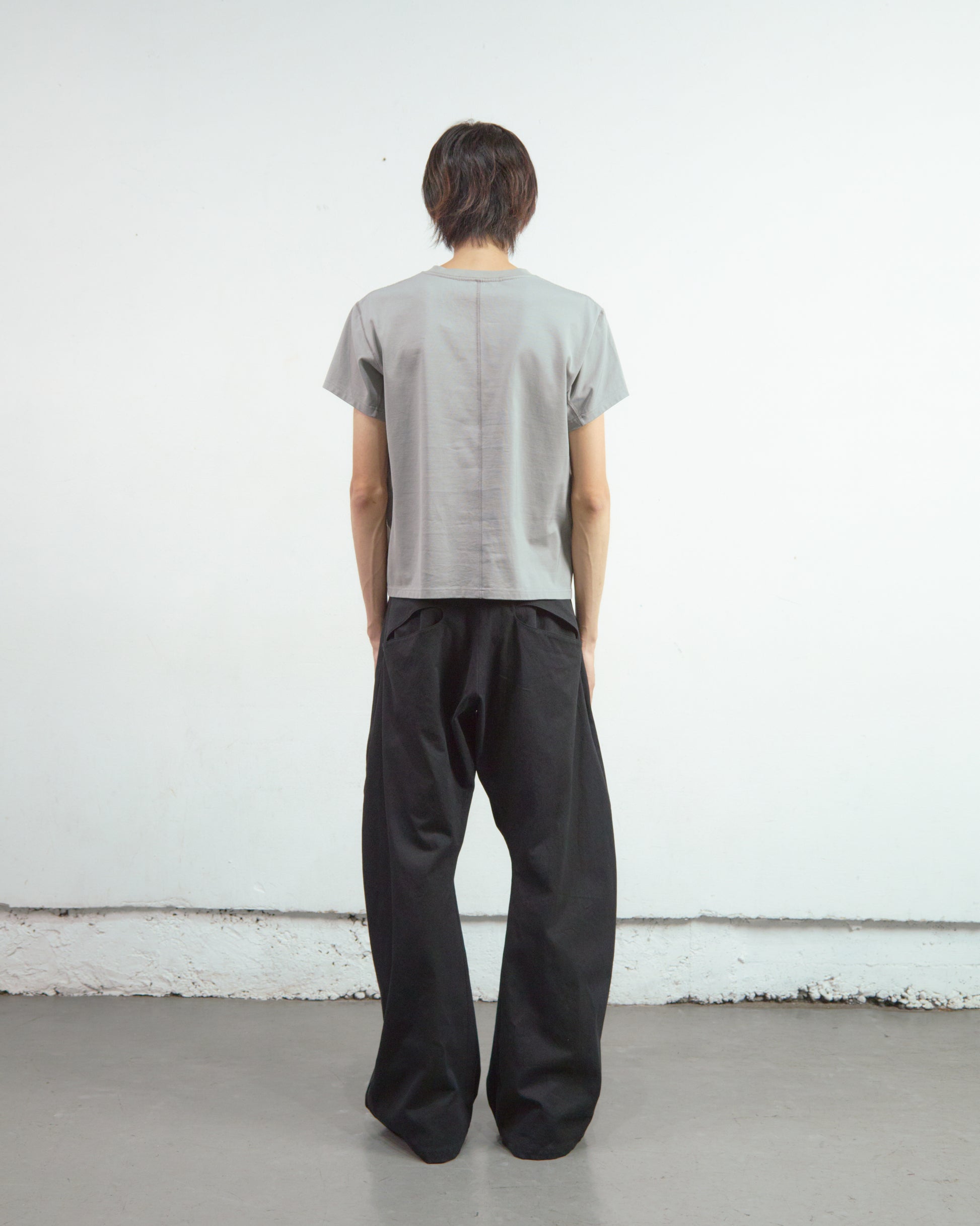 PANELLED V-NECK HALF SLEEVE T-SHIRT