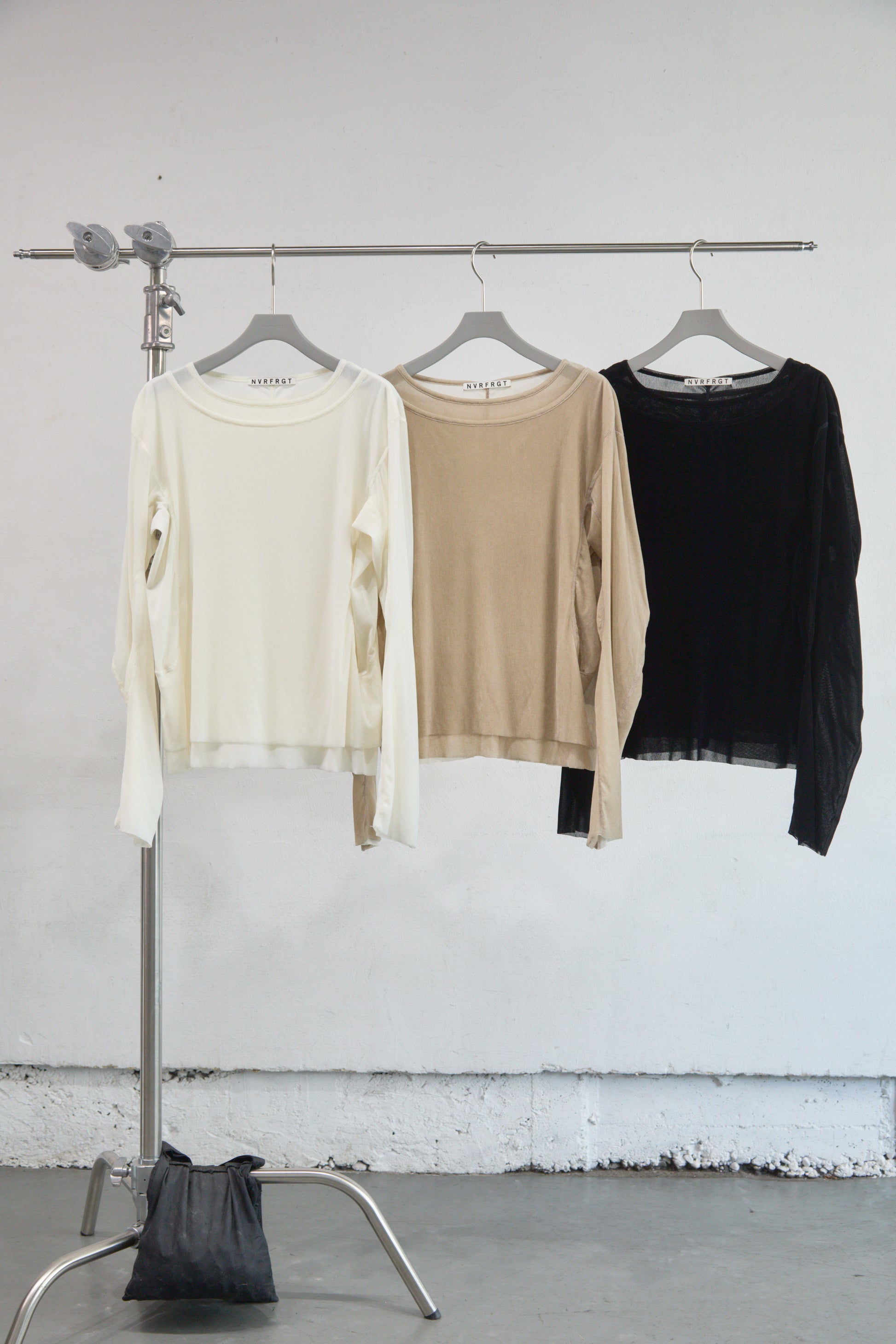 DOUBLE LAYERED LONG SLEEVE T-SHIRT