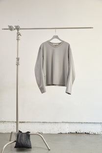 PANELLED V-NECK LONG SLEEVE T-SHIRT
