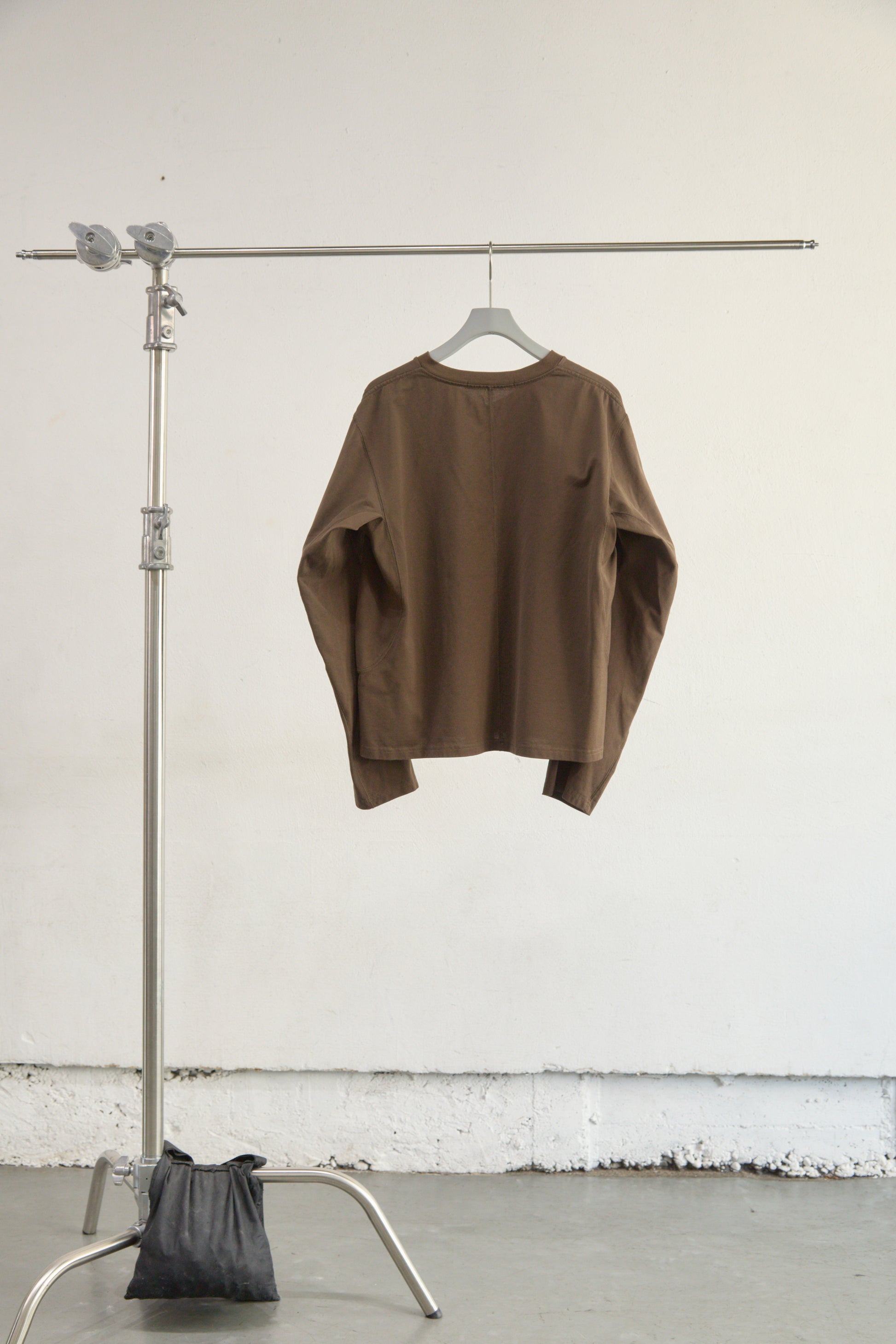 PANELLED V-NECK LONG SLEEVE T-SHIRT