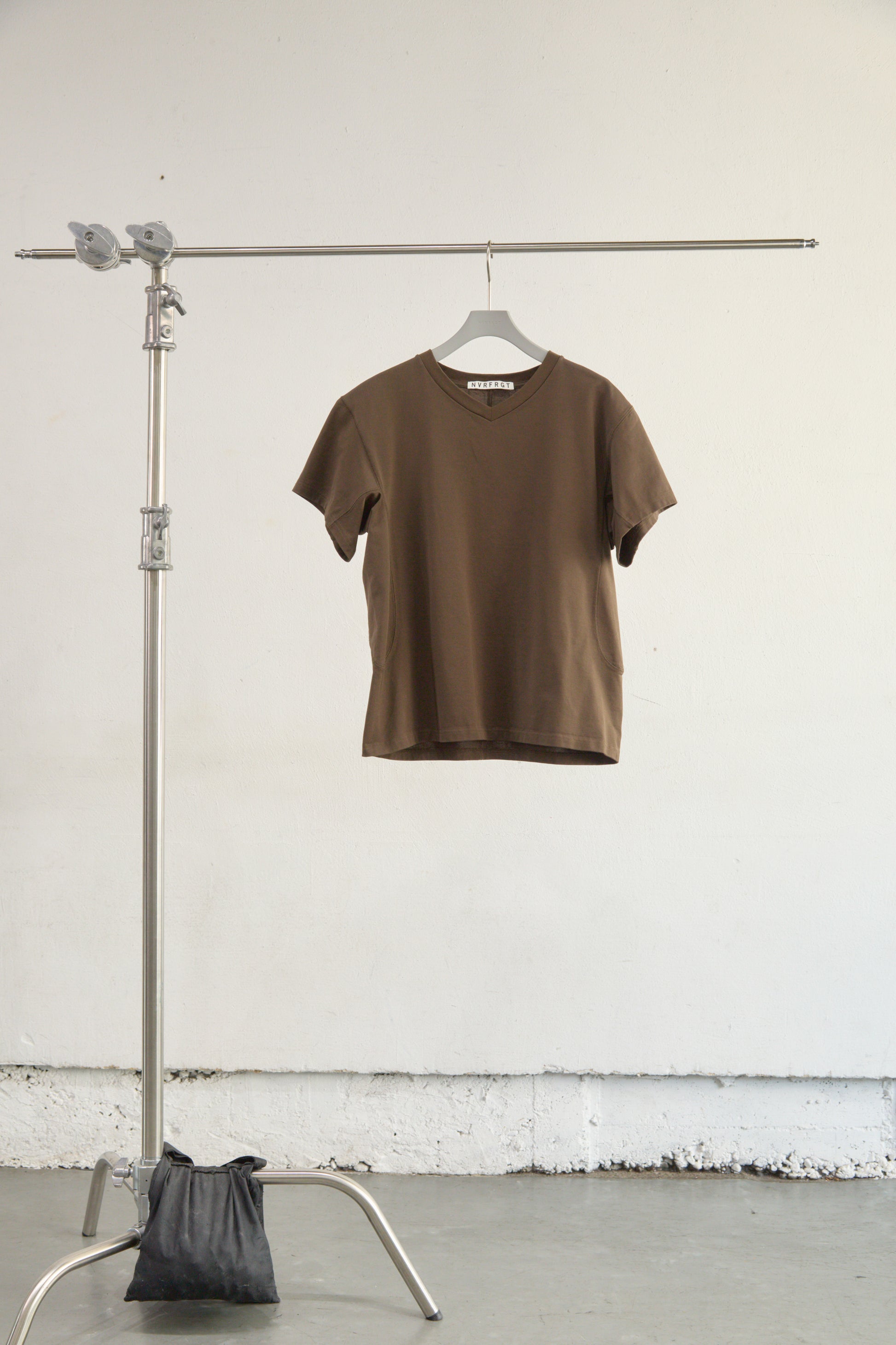 PANELLED V-NECK HALF SLEEVE T-SHIRT