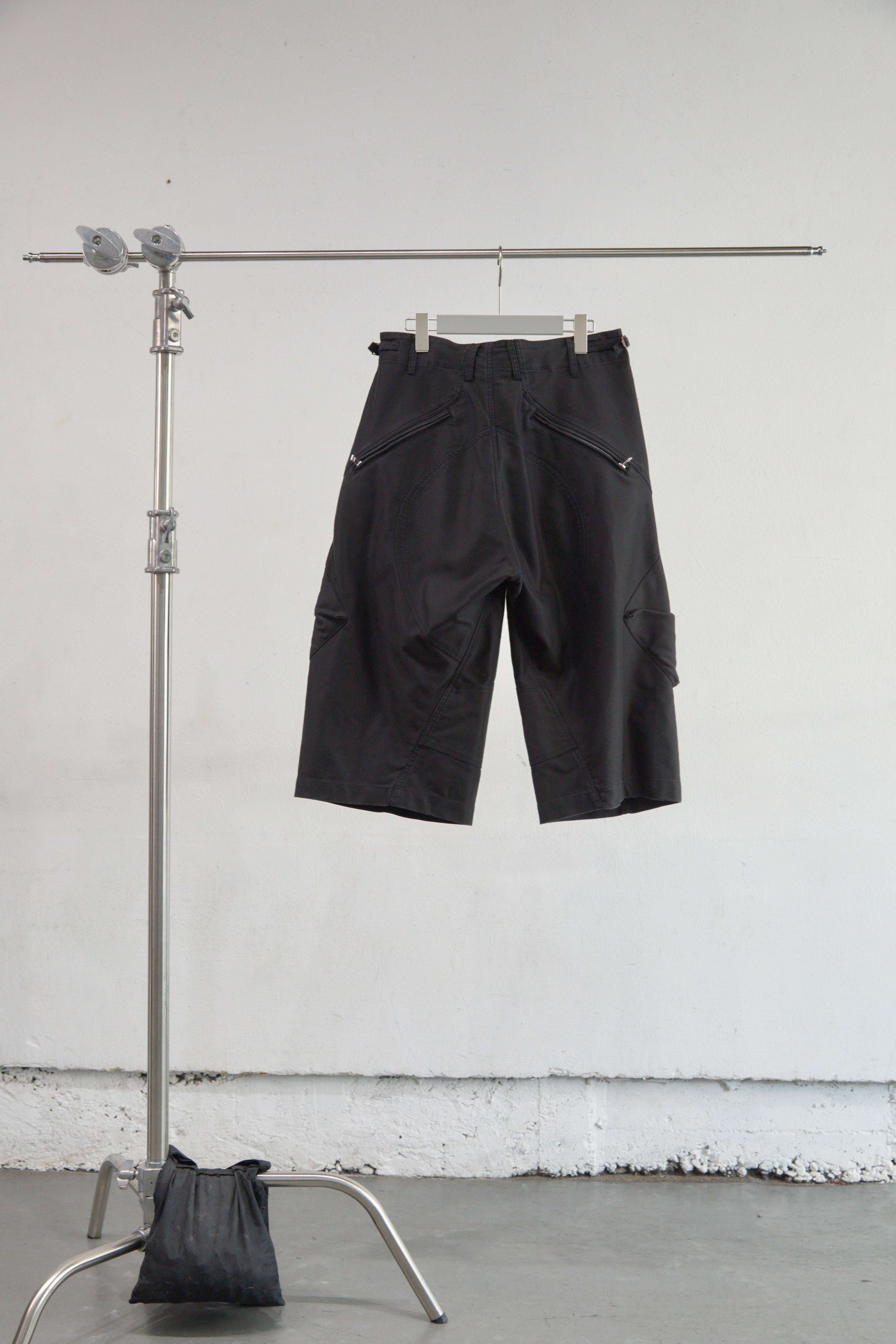 3D TWISTED PARACHUTE CARGO SHORTS – NVRFRGT