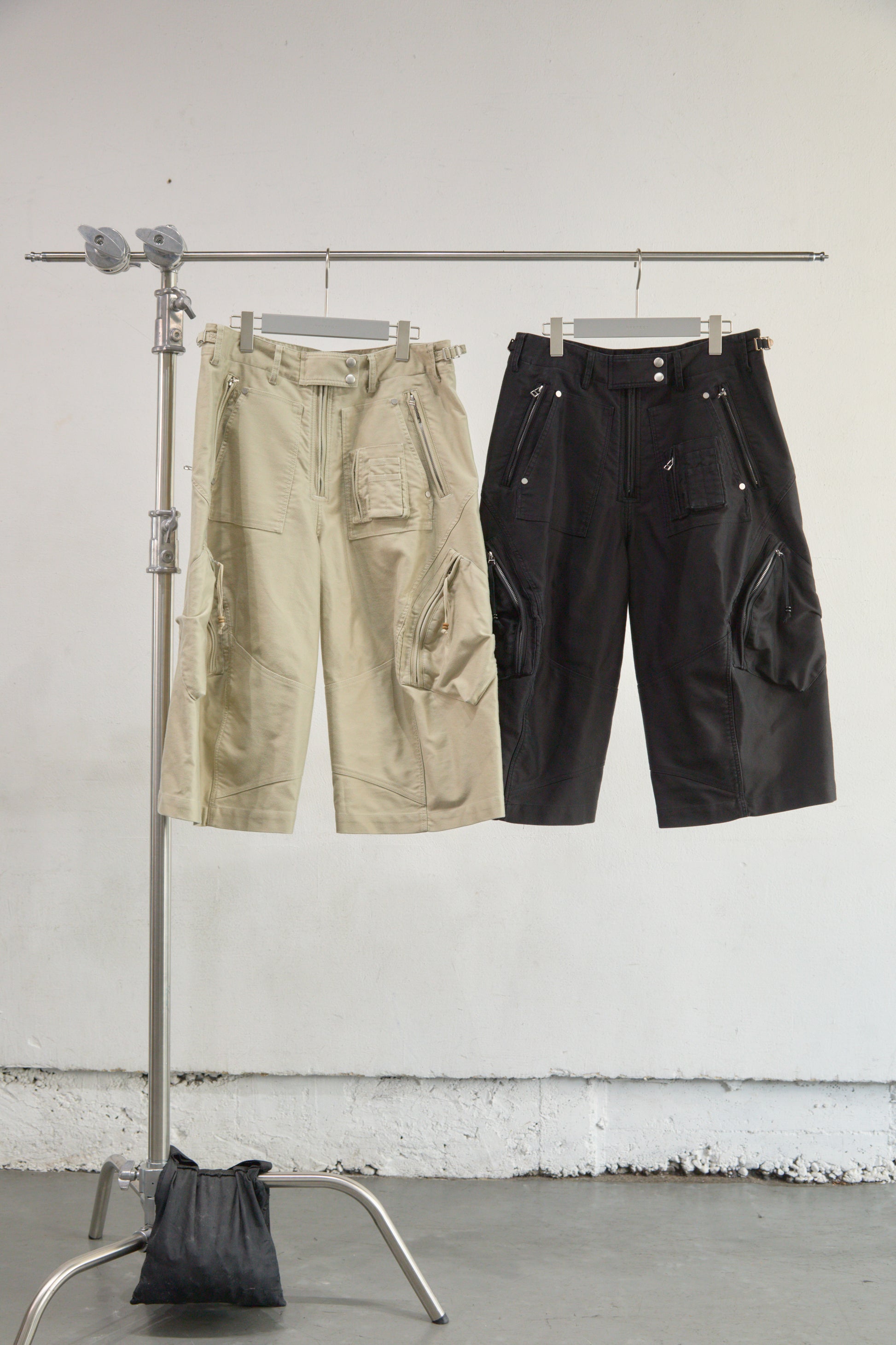 3D TWISTED PARACHUTE CARGO SHORTS