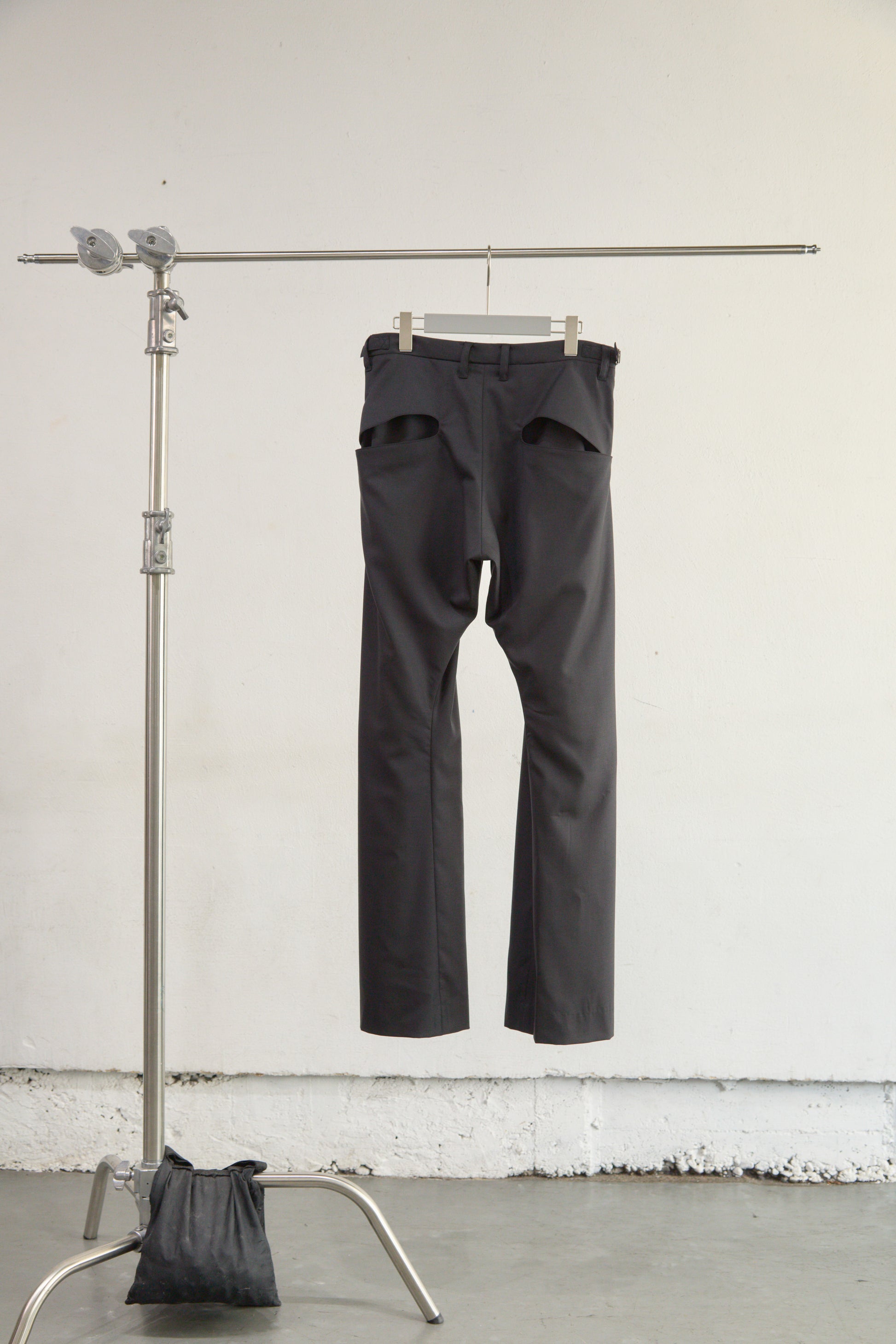 2TUCKED CURVED LEG TROUSERS