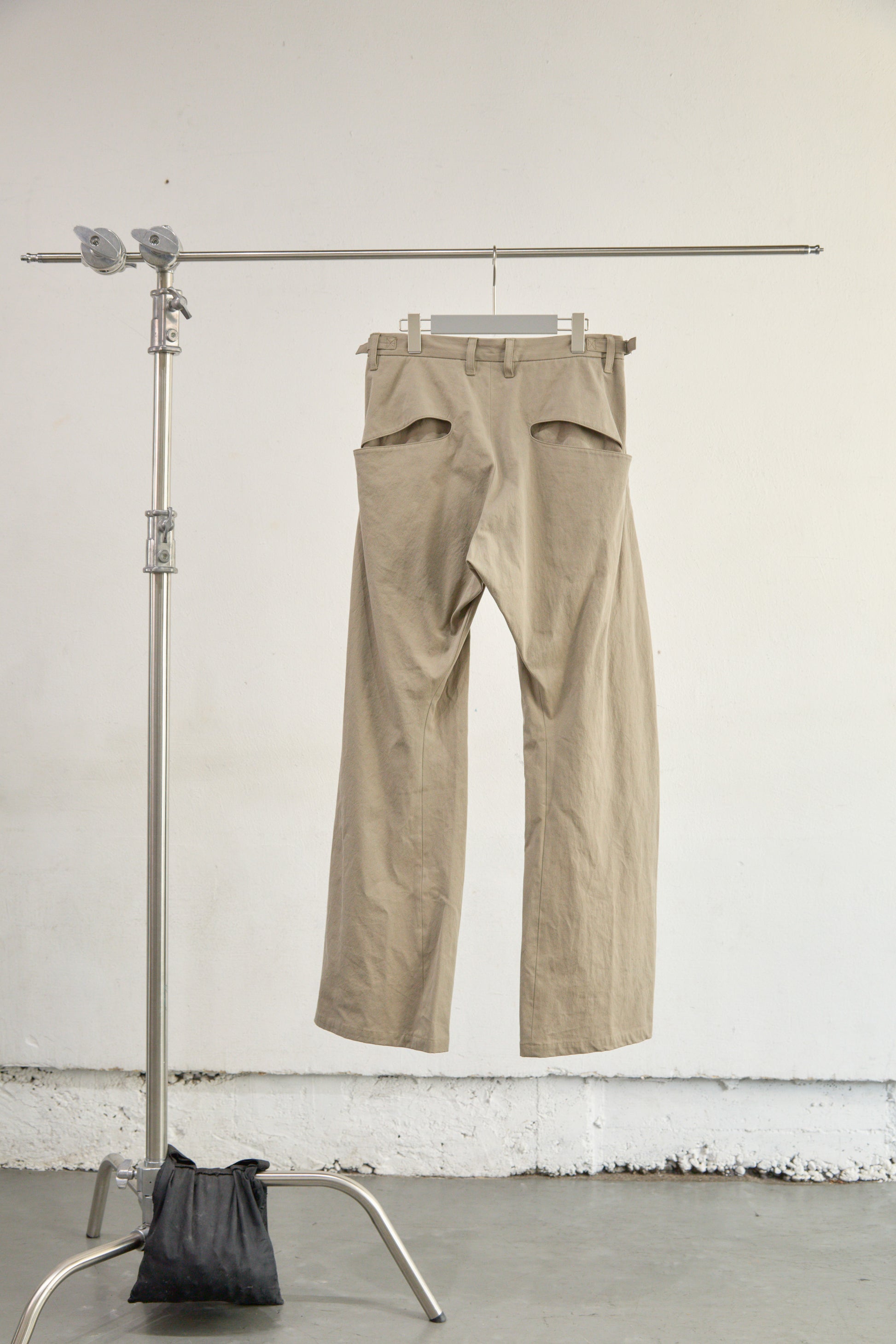 2TUCKED CURVED LEG TROUSERS