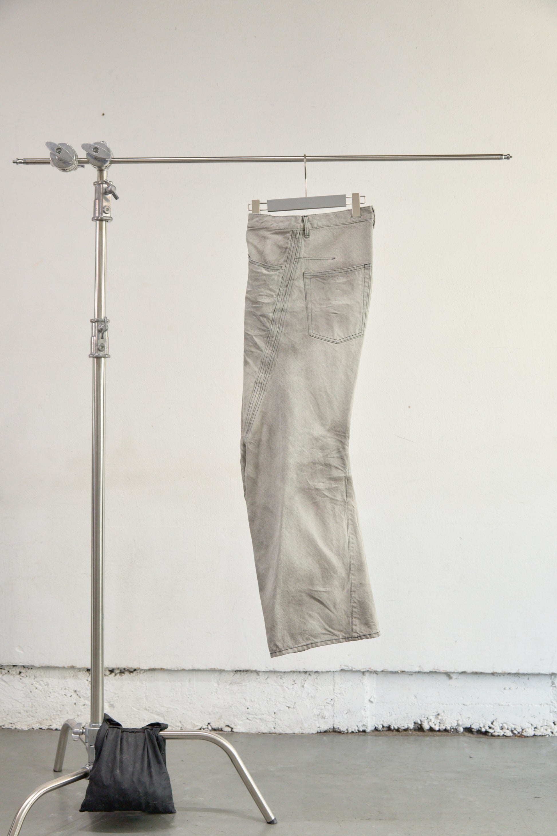3D TWISTED WIDE LEG JEANS