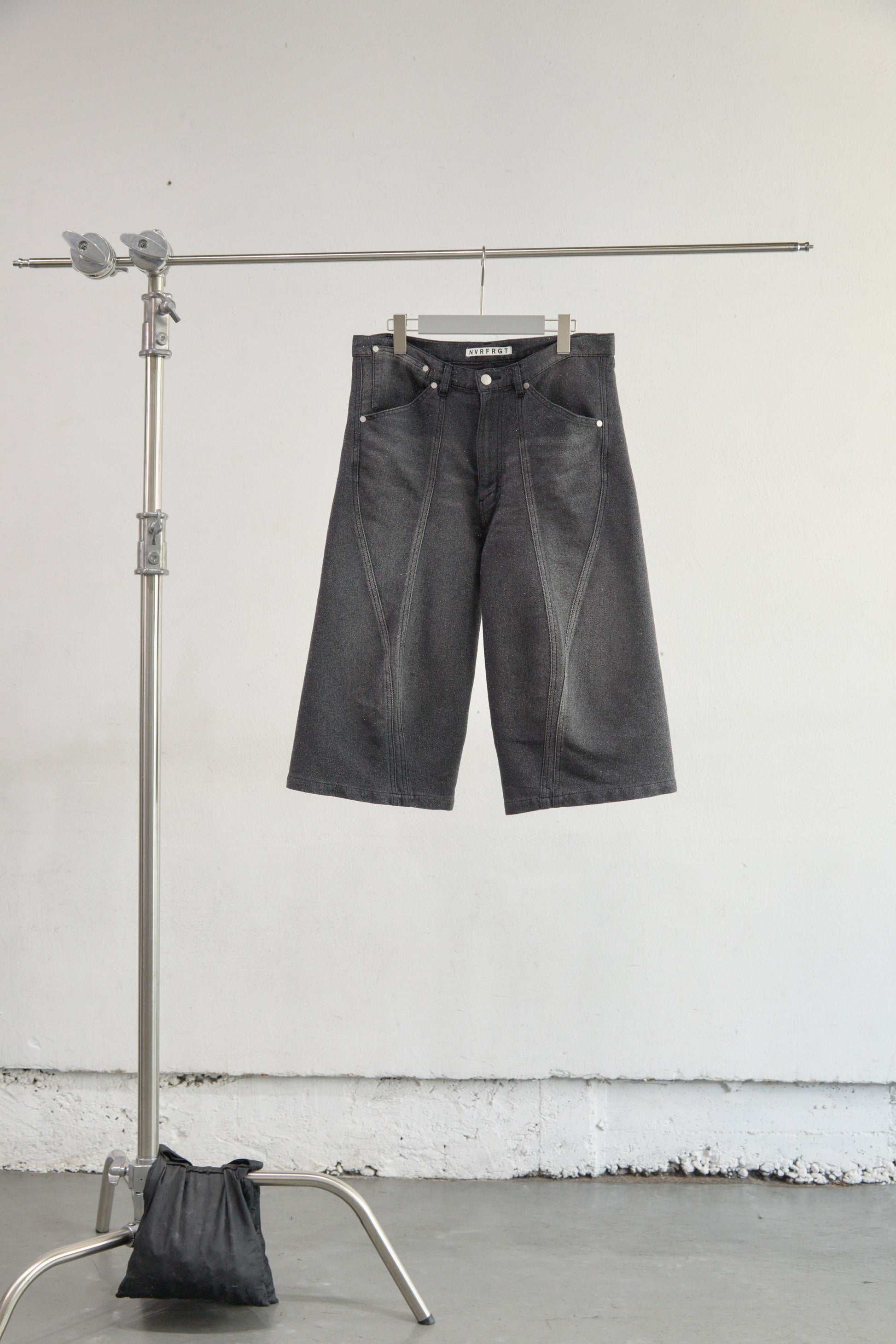 GLITTER TWILL 3D TWISTED JORTS