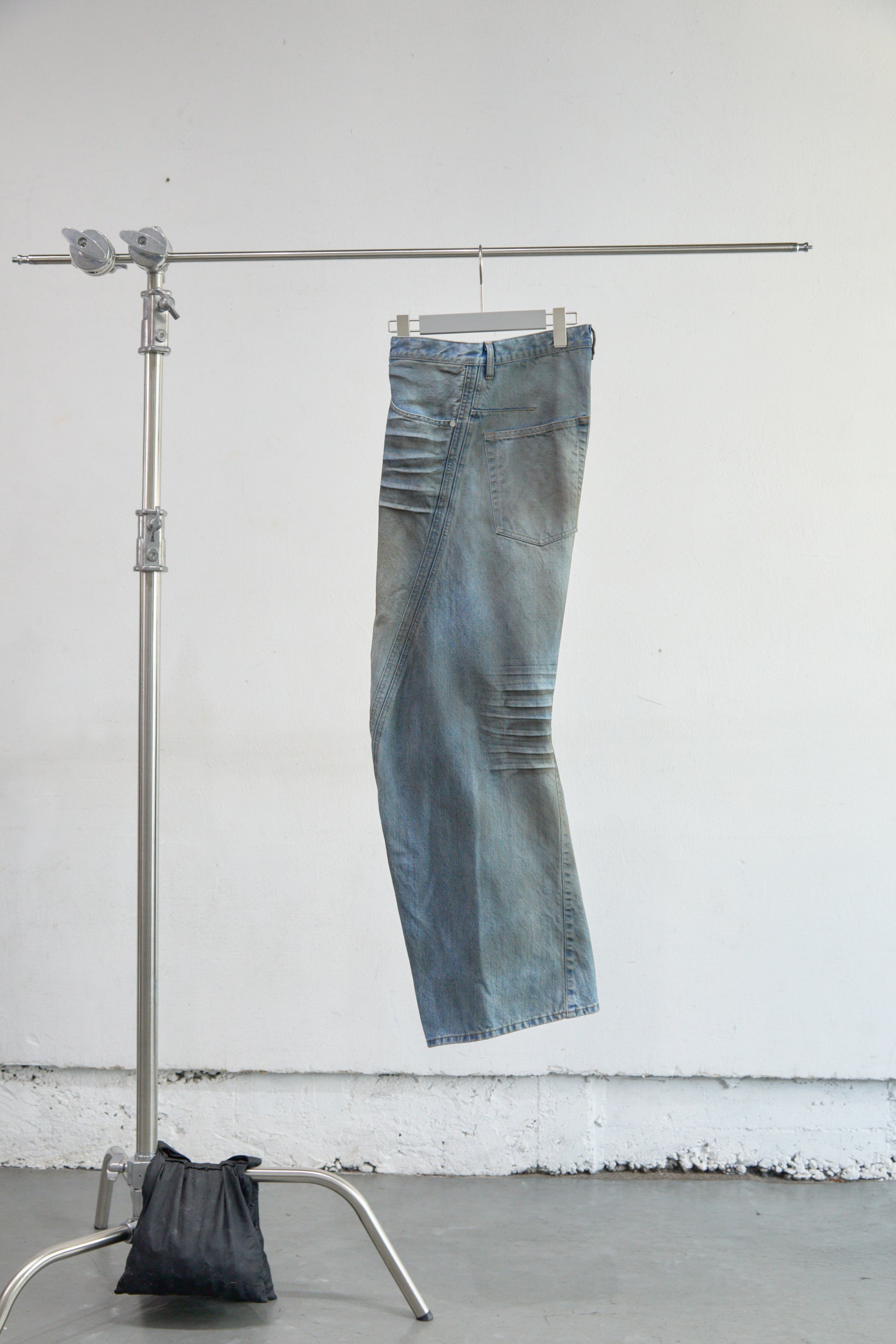 3D TWISTED WIDE LEG JEANS
