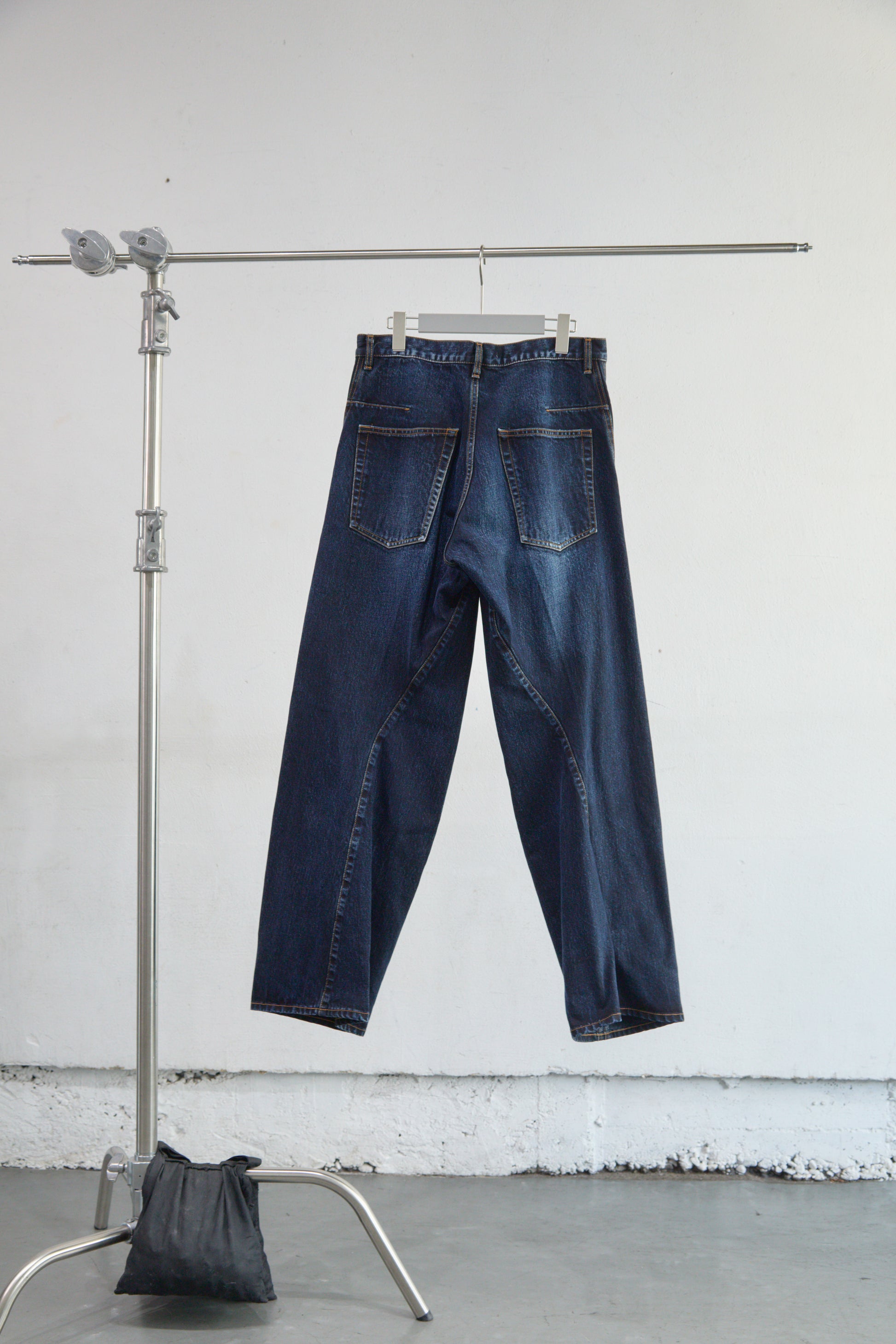 3D TWISTED WIDE LEG JEANS