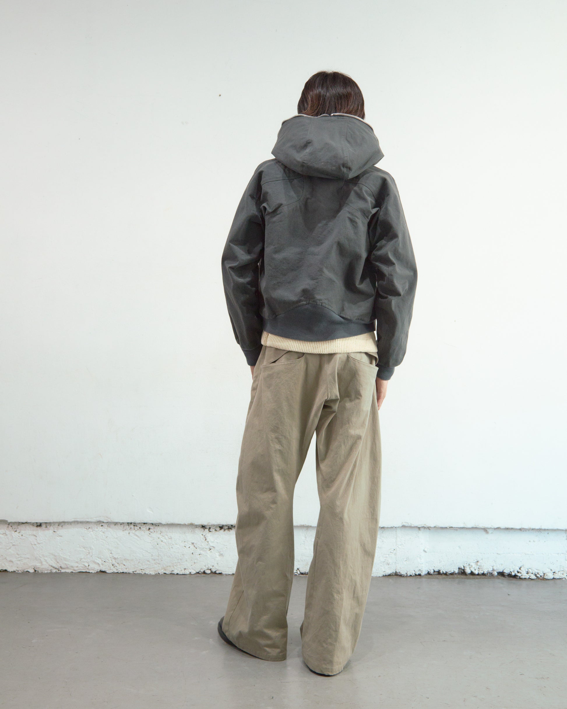 2TUCKED CURVED LEG TROUSERS