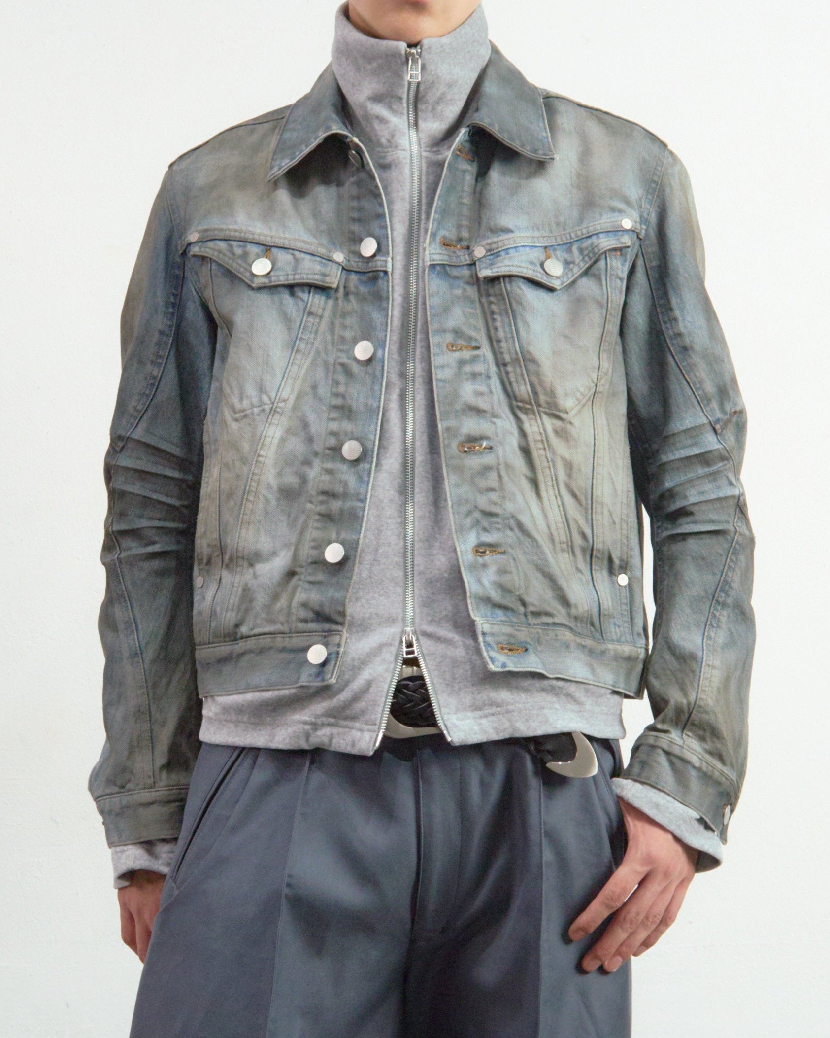 DENIM TRUCKER JACKET