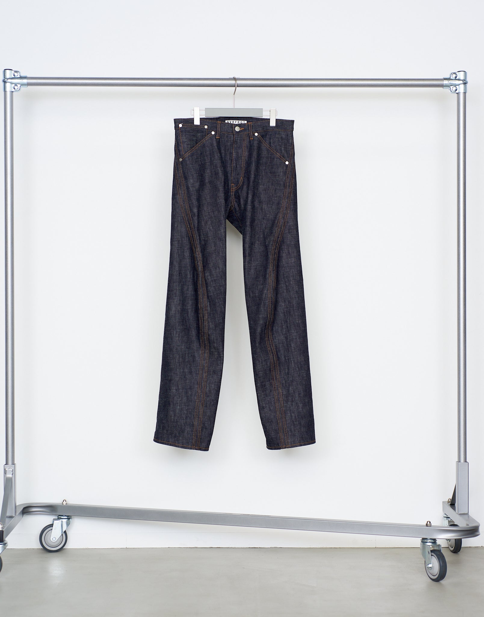 3D TWISTED JEANS