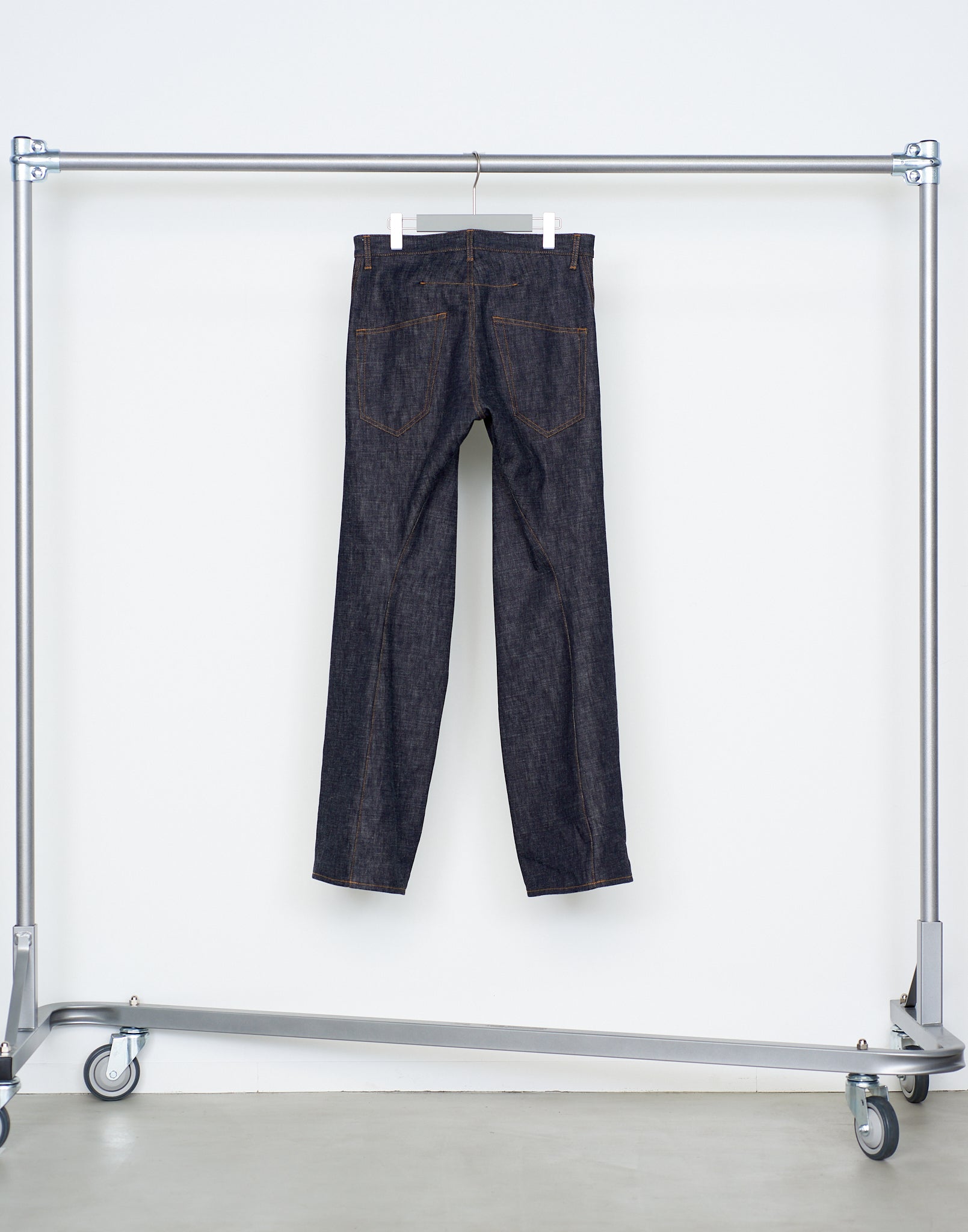 3D TWISTED JEANS
