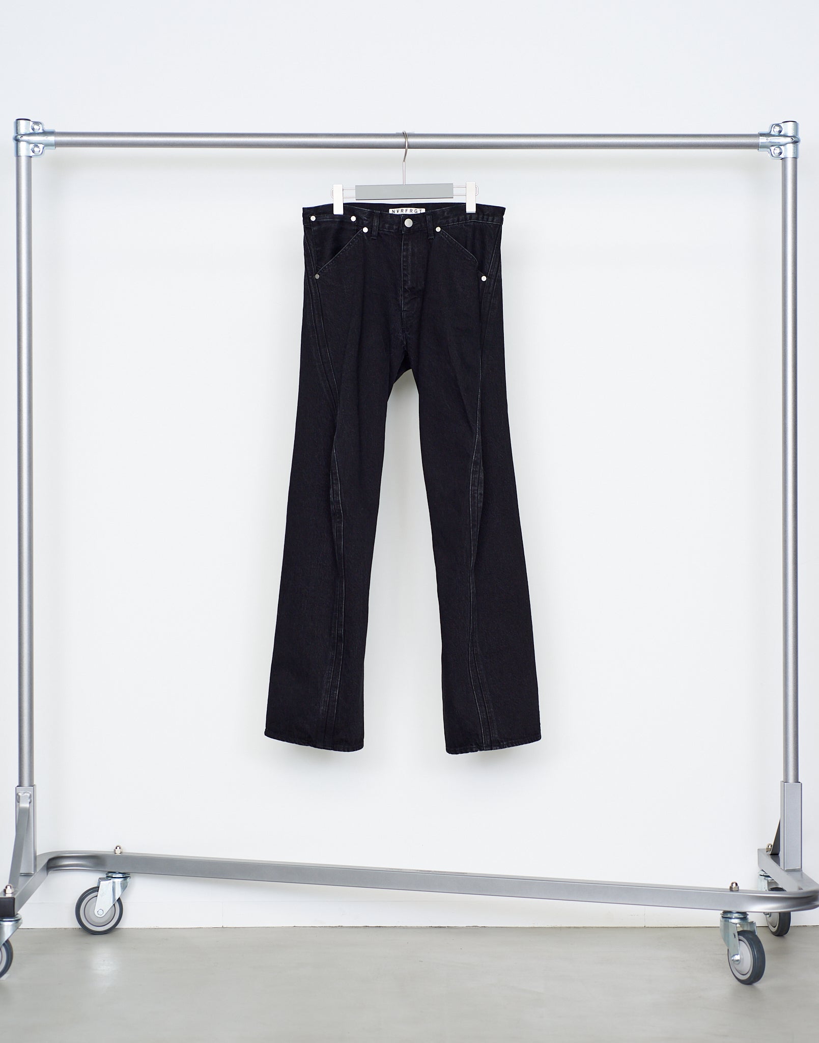 3D TWISTED JEANS