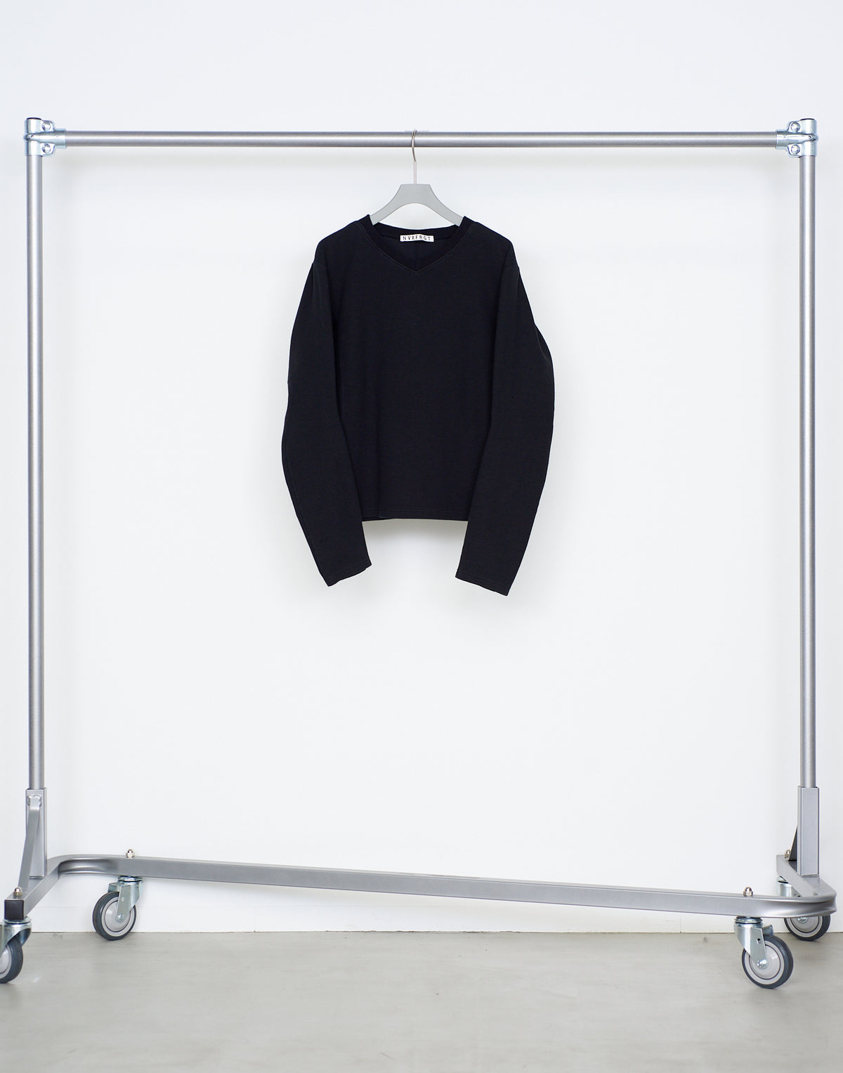 PANELED LONG SLEEVE V-NECK T-SHIRT