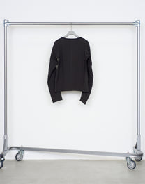 PANELED LONG SLEEVE V-NECK T-SHIRT