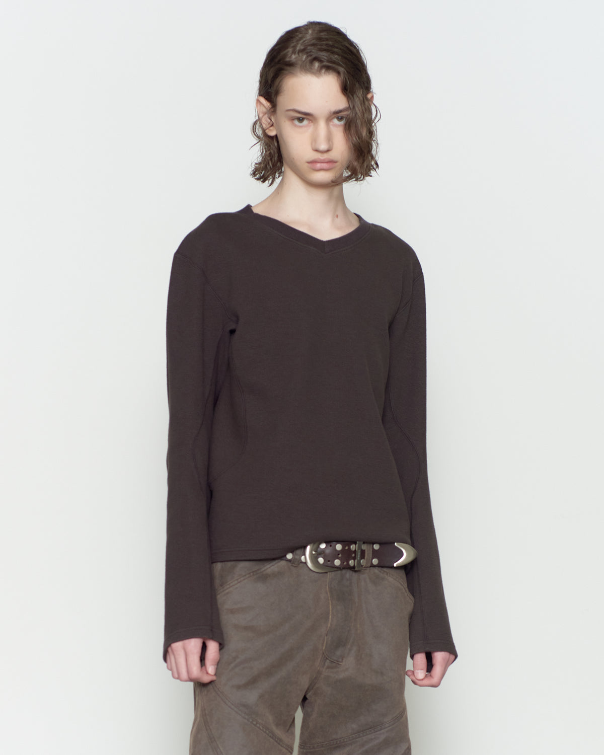 PANELED LONG SLEEVE V-NECK T-SHIRT