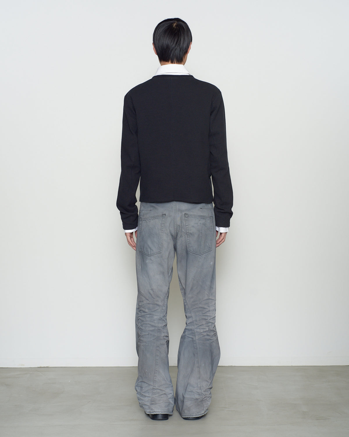PANELED LONG SLEEVE V-NECK T-SHIRT