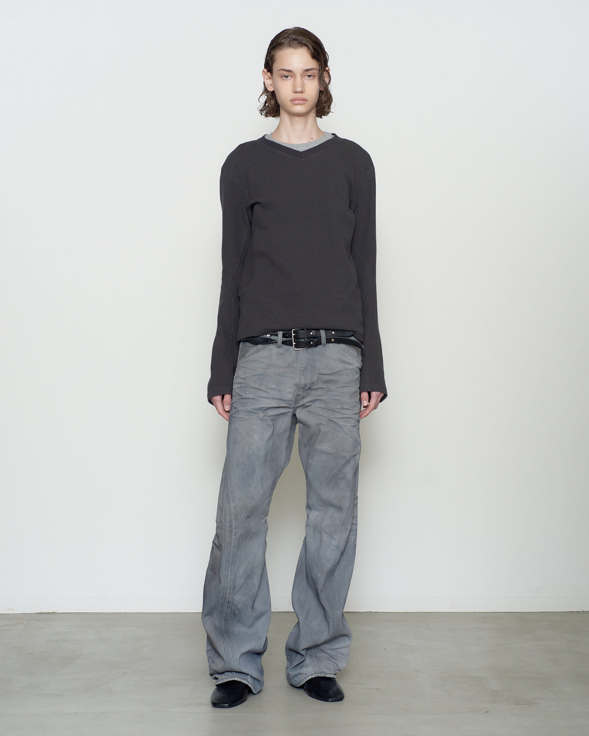 PANELED LONG SLEEVE V-NECK T-SHIRT